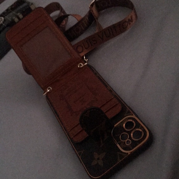 Néw iPhone Case - Picture 5 of 7